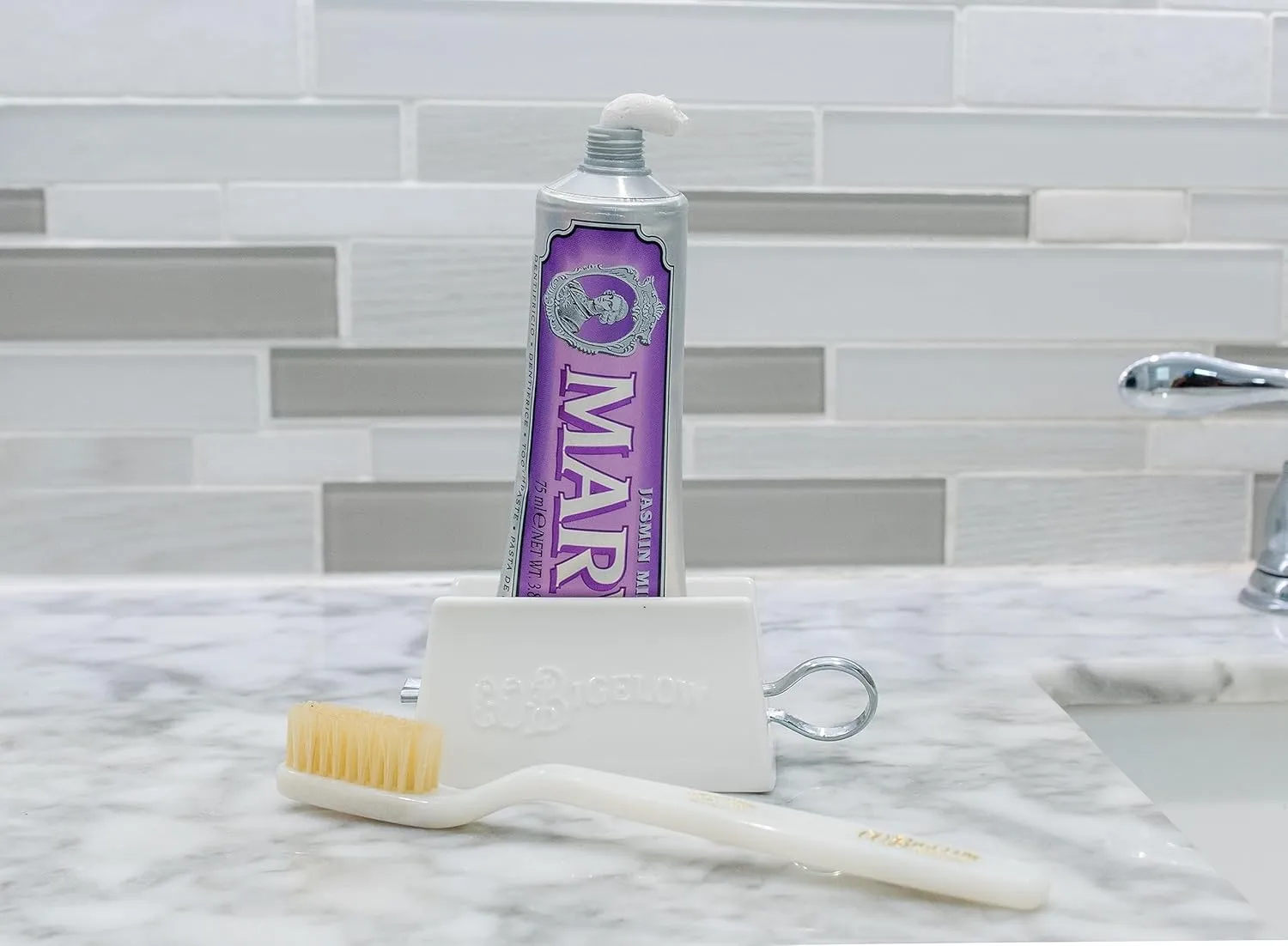 Marvis Jasmin Mint Toothpaste, 3.8 oz(Pack of 1)